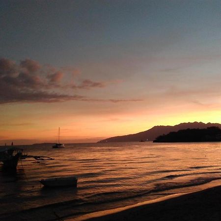 Mango'S Beachfront Resort Olongapo City Exteriör bild