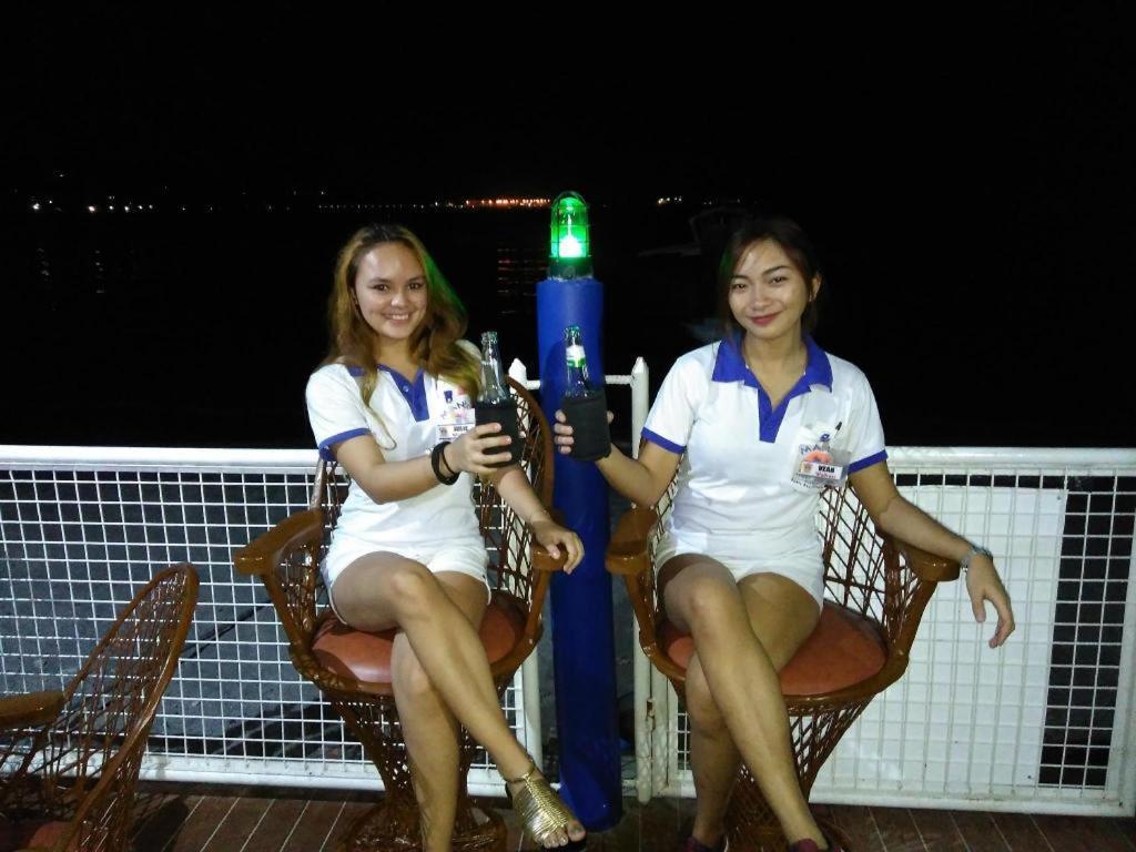 Mango'S Beachfront Resort Olongapo City Exteriör bild
