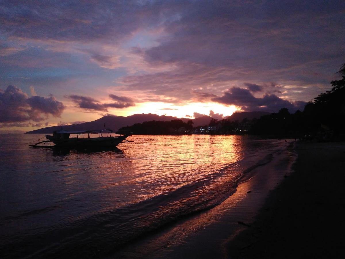 Mango'S Beachfront Resort Olongapo City Exteriör bild