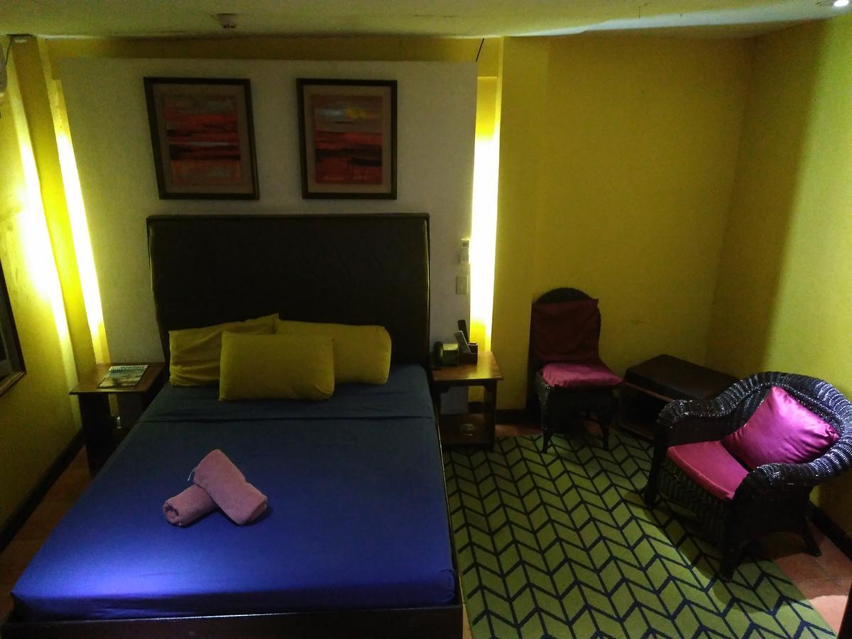 Mango'S Beachfront Resort Olongapo City Rum bild